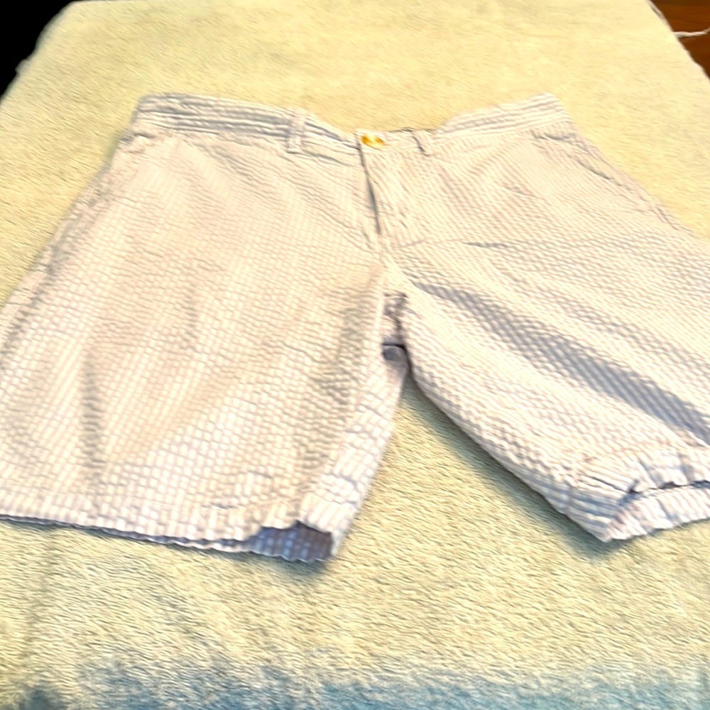 johnnie-O seersucker shorts. 9”inseam. 32